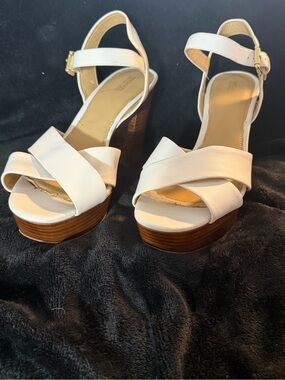 Michael Kors White Leather Cross-Strap Platform Sandals-size 10-Good Cond.
